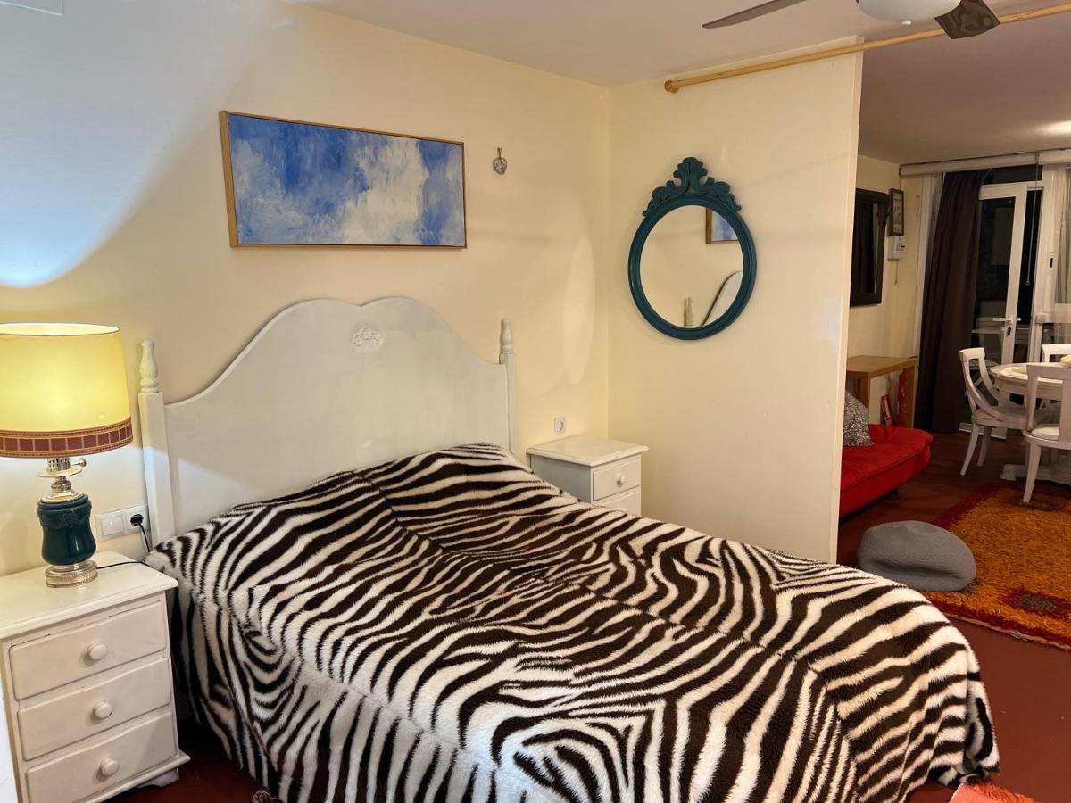 Apartamento Abierto Con Patio Matadepera Buitenkant foto