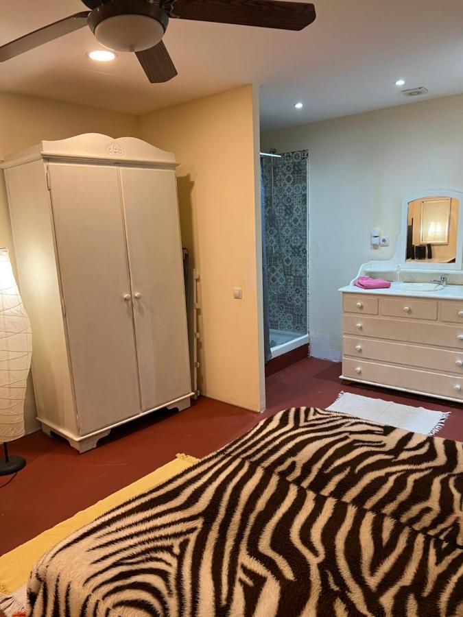Apartamento Abierto Con Patio Matadepera Buitenkant foto