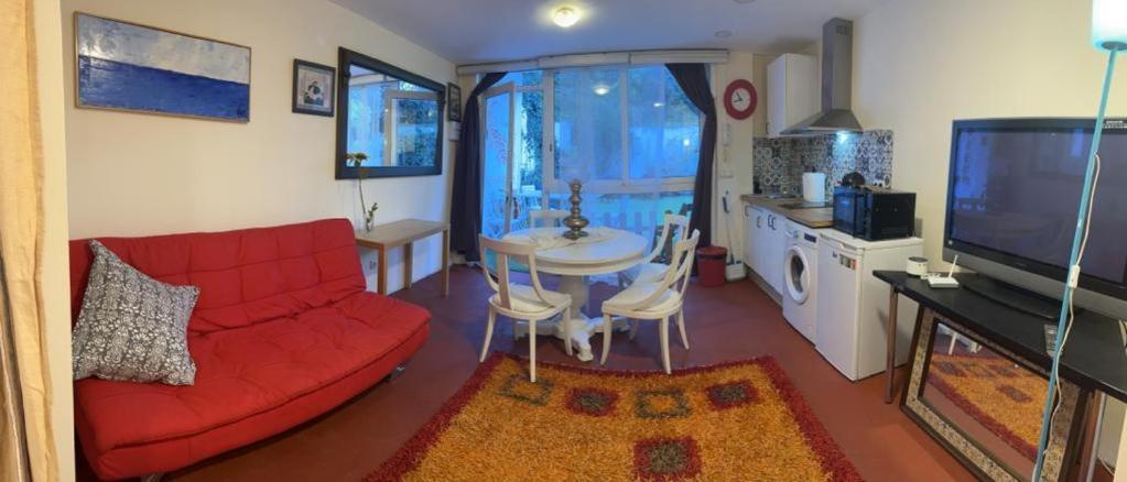 Apartamento Abierto Con Patio Matadepera Buitenkant foto