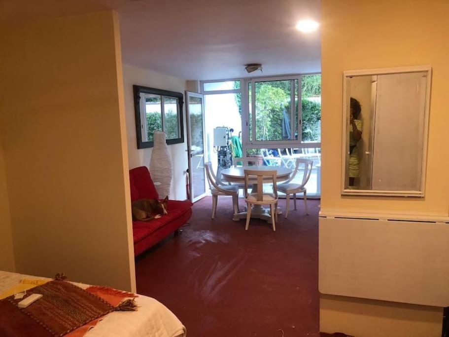 Apartamento Abierto Con Patio Matadepera Buitenkant foto